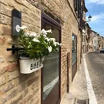 La Trave Panzió Montecosaro
