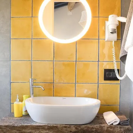 לינה וארוחת בוקר La Trave 3*