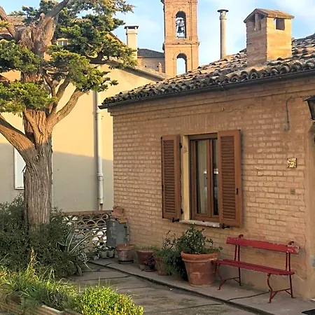 La Trave Bed & Breakfast Montecosaro (Marche)